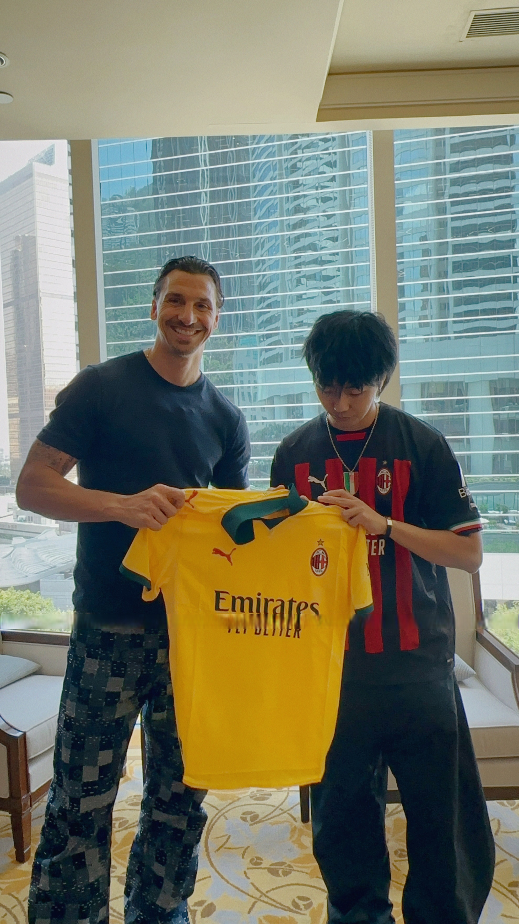 包含圣安东尼奥马刺清晨完成体检国际米兰远射贴柱备战意大利杯，这操作让人直呼：TheShy遭遇十二连败的词条